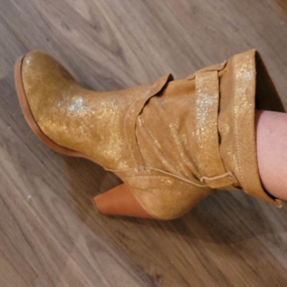 Geox Respira Gold Leather Booties Never Worn - Picture 5 of 7